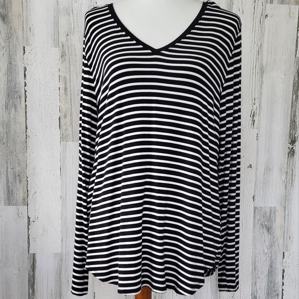 Black/White Striped Tunic Top